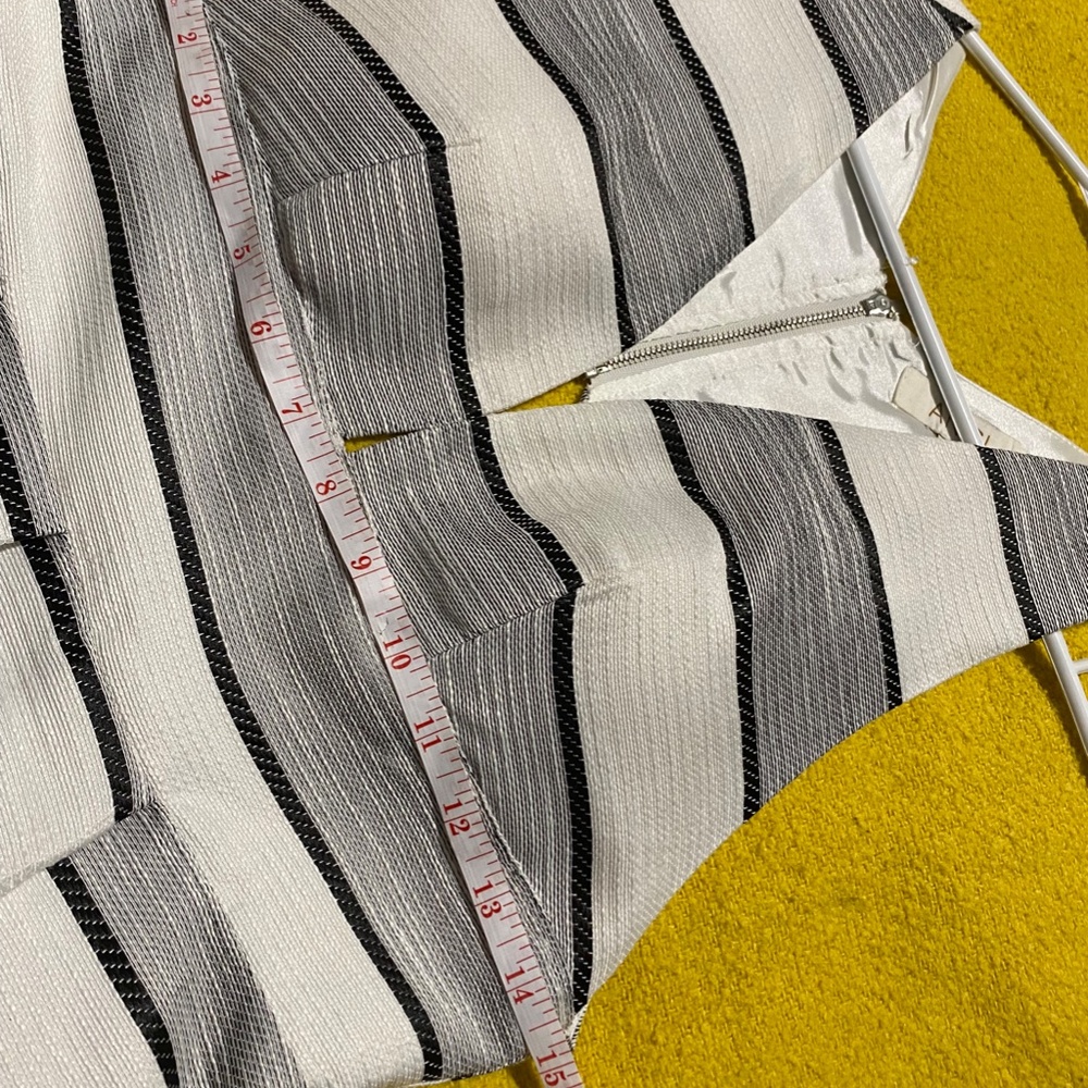 HOST PICK! NWOT. Gray/ White Dress - Picture 15 of 16